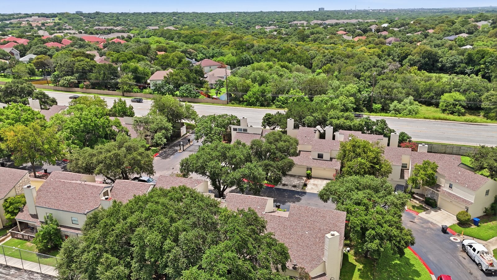 Aerial view of 8515 Echo Creek Lane and the Echo Creek community (photo 7 of 71)